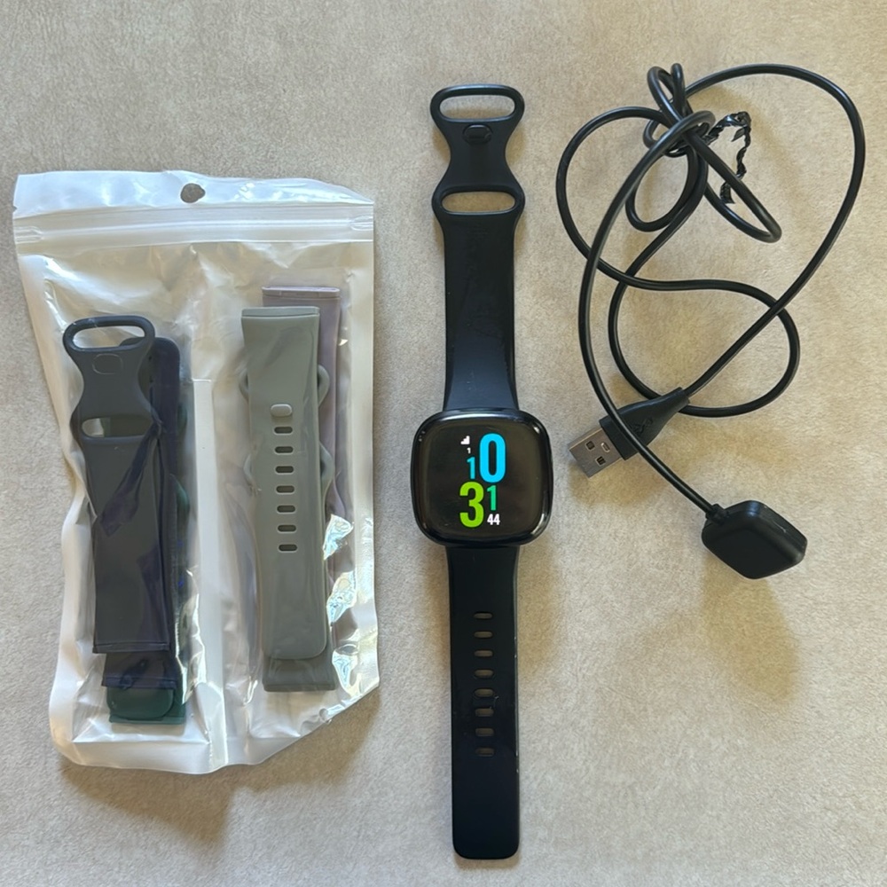 Fitbit Versa 3 package